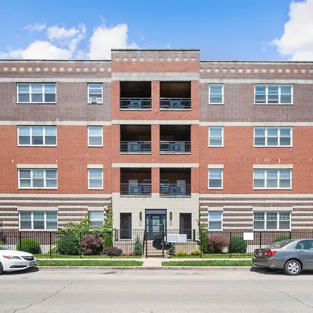 Kenwood Apartments, Downtown Hyde Park